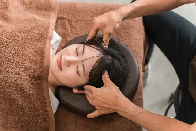 顔の歪みは整体で緩和される？主な原因とケア方法を解説